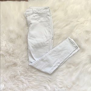AE white stretch skinny jeans